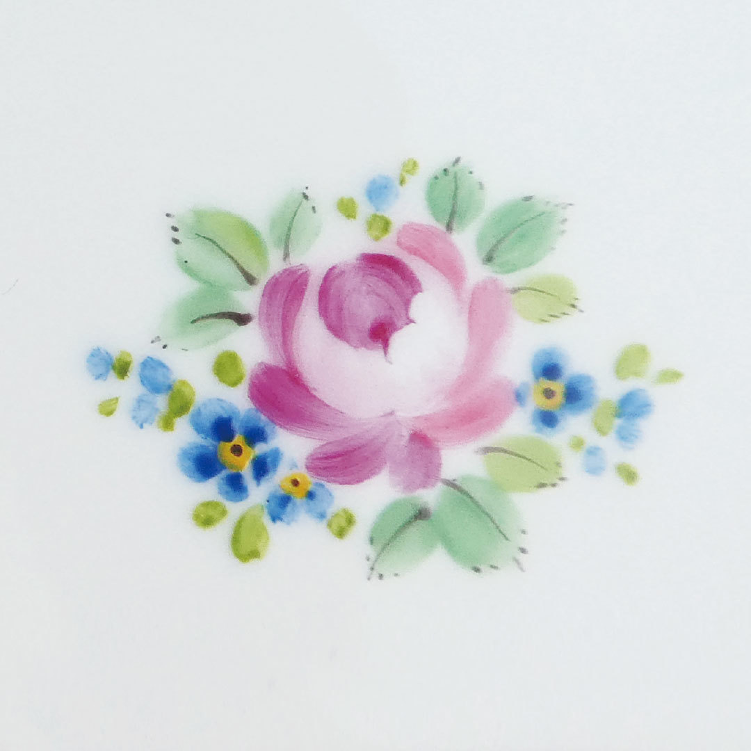 丸筆で描かれたプチローズ