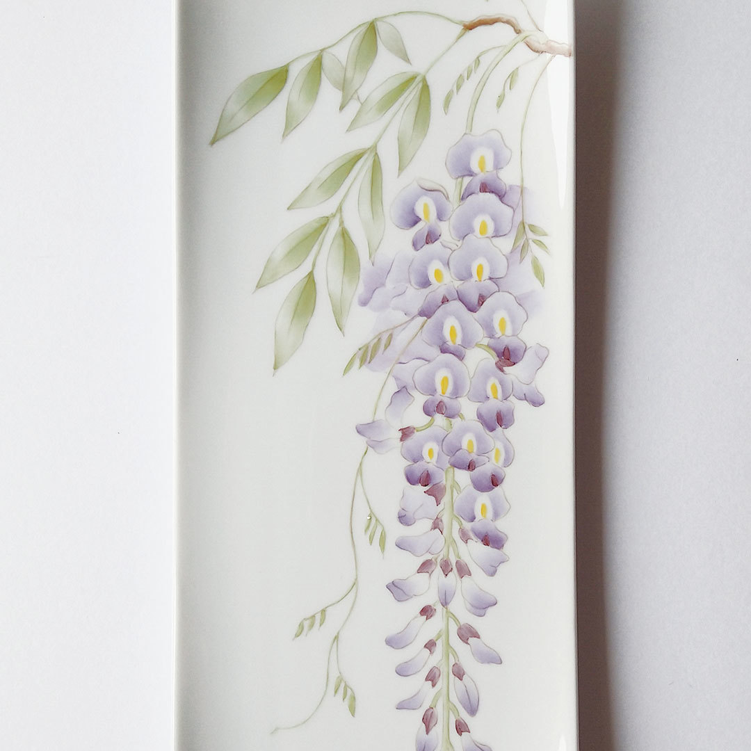 藤の花が描かれた長皿
