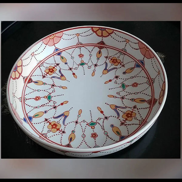 瓔珞文が描かれた盆